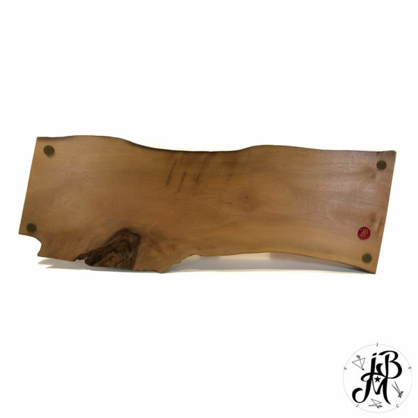 Décoration à poser, support en Noyer Live Edge et lettres en Mdf #artetdécoration #interiordesign #art #création #métiersdart #artwork #bois #meuble #boisbrut #rawwood #MadeinFrance #inspiration #cedreduliban #creationfrancaise #creajbm #liveedge #cuttingboard #lebanoncedar #cedar #wallnut #noyer